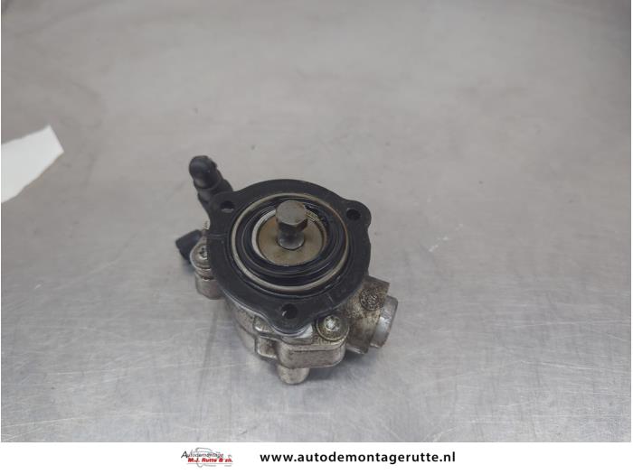 Begagnade Högtryckspump Opel Zafira (M75) 2.2 16V Direct Ecotec Pris € 350,00 Marginaltabell erbjuds av Autodemontage M.J. Rutte B.V.
