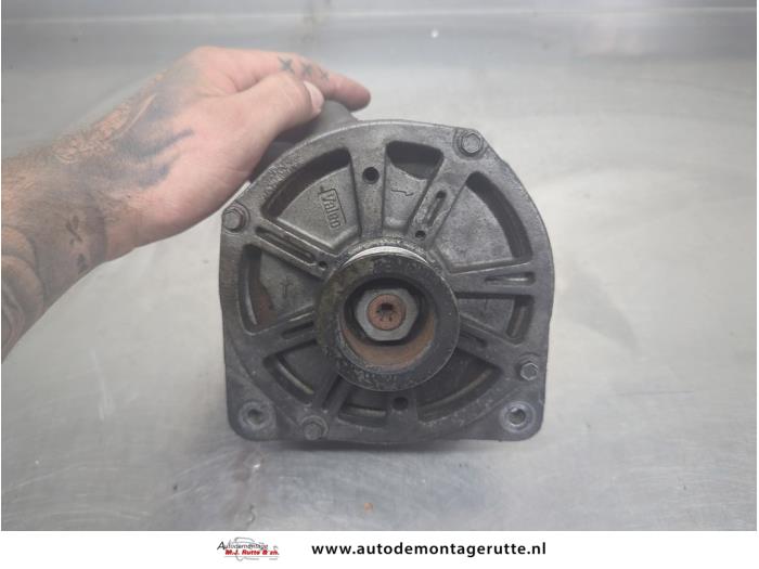 Begagnade Dynamo Renault Espace (JK) 2.0 16V Turbo Pris € 100,00 Marginaltabell erbjuds av Autodemontage M.J. Rutte B.V.