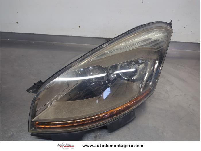 Używane Reflektor lewy Citroen C4 Grand Picasso (UA) 2.0 16V Autom. Cena na żądanie oferowane przez Autodemontage M.J. Rutte B.V.