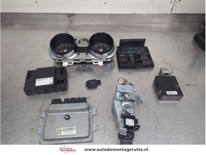 Used Ignition lock + computer Nissan Qashqai (J10) 2.0 16V 4x4 Price on request offered by Autodemontage M.J. Rutte B.V.