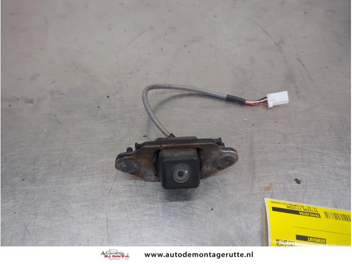 Begagnade Backkamera Nissan Qashqai (J10) 2.0 16V 4x4 Pris på förfrågan erbjuds av Autodemontage M.J. Rutte B.V.