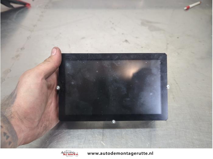 Begagnade Innerdisplay Nissan Qashqai (J10) 2.0 16V 4x4 Pris € 125,00 Marginaltabell erbjuds av Autodemontage M.J. Rutte B.V.