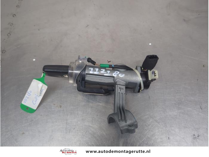 Używane Stacyjka + Kluczyk Chevrolet Captiva (C100) 2.4 16V 4x2 Cena na żądanie oferowane przez Autodemontage M.J. Rutte B.V.