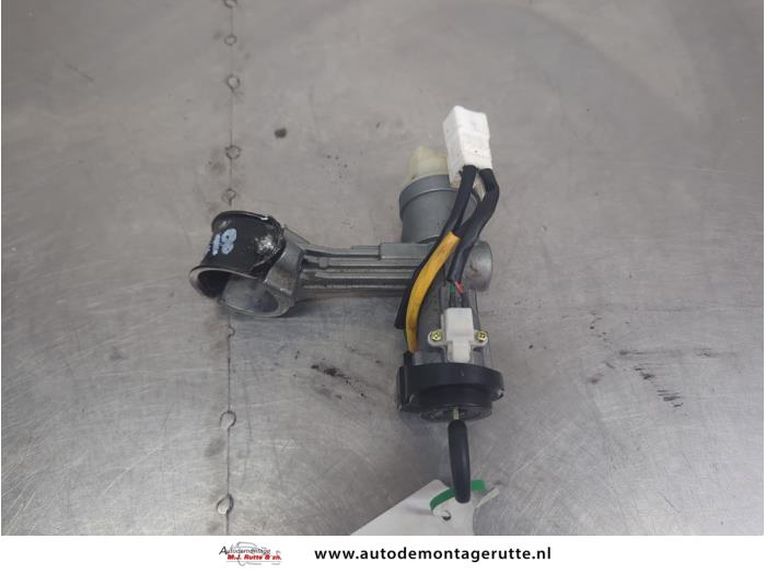 Używane Stacyjka + Kluczyk Hyundai Matrix 1.6 16V Cena na żądanie oferowane przez Autodemontage M.J. Rutte B.V.