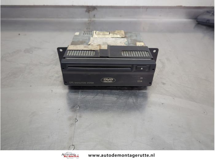 Używane Odtwarzacz DVD BMW 7 serie (E65/E66/E67) 745i,Li 4.4 V8 32V Cena na żądanie oferowane przez Autodemontage M.J. Rutte B.V.