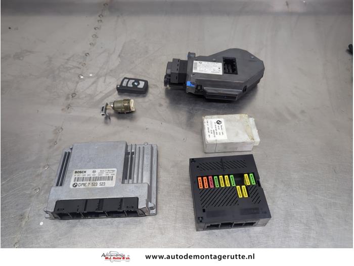 Used Ignition lock + computer BMW 7 serie (E65/E66/E67) 745i,Li 4.4 V8 32V Price on request offered by Autodemontage M.J. Rutte B.V.