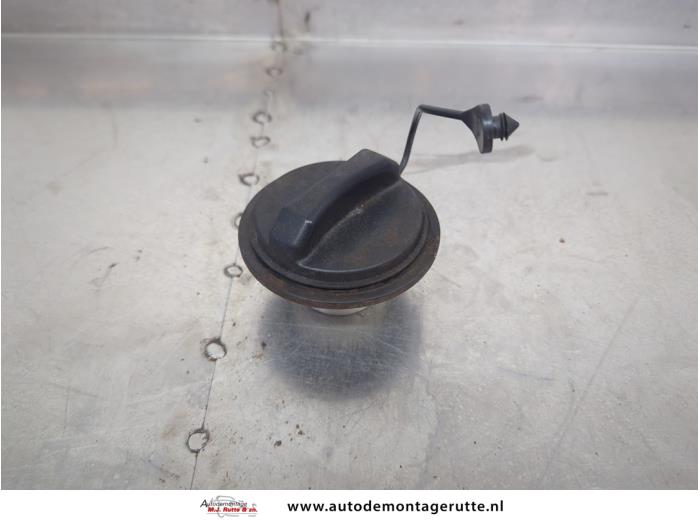 Begagnade Tanklock Ford Fiesta 5 (JD/JH) 1.4 16V Pris på förfrågan erbjuds av Autodemontage M.J. Rutte B.V.