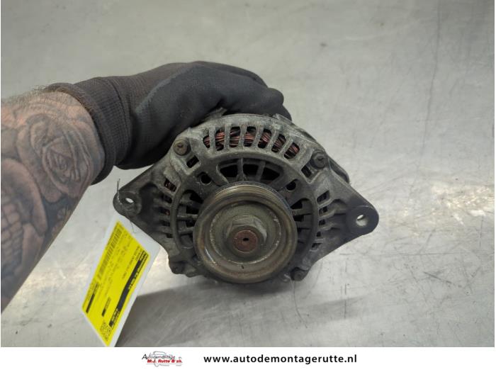 Begagnade Dynamo Mazda Demio (DW) 1.3 16V Pris på förfrågan erbjuds av Autodemontage M.J. Rutte B.V.