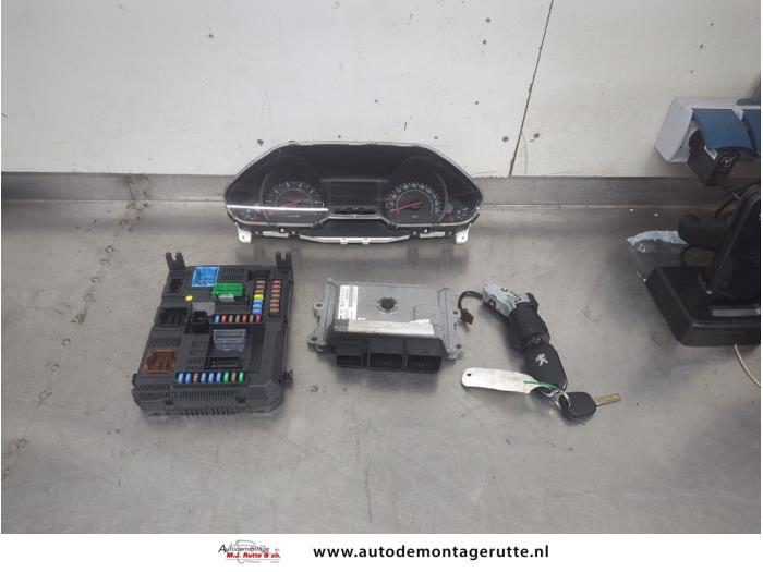 Gebrauchte Zündschloss + Steuergerät Peugeot 208 I (CA/CC/CK/CL) 1.0 Vti 12V PureTech Preis € 150,00 Margenregelung angeboten von Autodemontage M.J. Rutte B.V.
