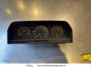 Used Odometer KM Mercedes 190 (W201) 2.0 E Kat. Price on request offered by Autodemontage M.J. Rutte B.V.