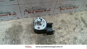 Used Ignition switch Opel Combo (Corsa B) 1.7 D Price on request offered by Autodemontage M.J. Rutte B.V.