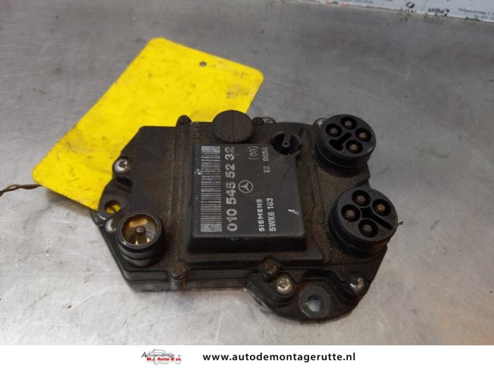Usados Módulo de encendido Mercedes 190 (W201) 1.8 E Precio € 100,00 Norma de margen ofrecido por Autodemontage M.J. Rutte B.V.