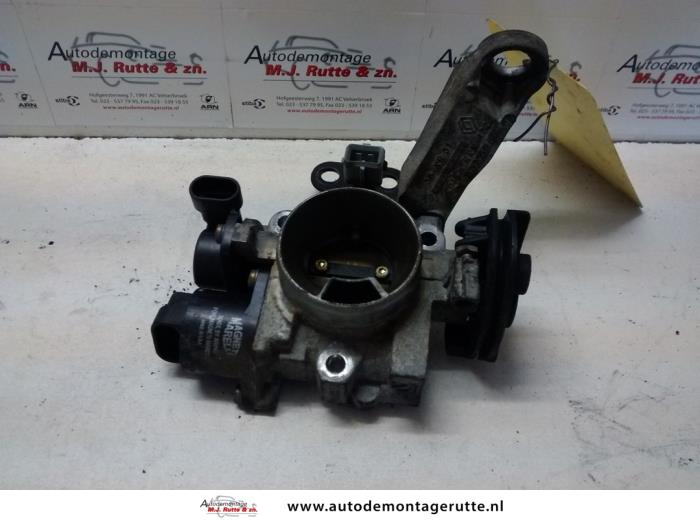 Gebrauchte Drosselklappengehäuse Renault Clio (B/C57/357/557/577) 1.2 Eco Kat. Preis auf Anfrage angeboten von Autodemontage M.J. Rutte B.V.