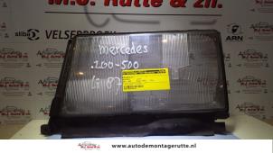 Used Headlight lens, left Mercedes 200 - 500 Price on request offered by Autodemontage M.J. Rutte B.V.