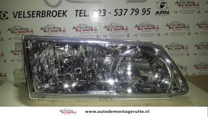 Used Headlight, right Hyundai H200 Price on request offered by Autodemontage M.J. Rutte B.V.