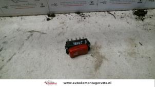Gebrauchte Panikbeleuchtung Schalter Mercedes E (W124) 2.3 230 E Preis auf Anfrage angeboten von Autodemontage M.J. Rutte B.V.