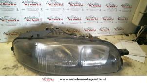 Used Headlight, right Fiat Bravo (182A) 1.2 16V Price on request offered by Autodemontage M.J. Rutte B.V.
