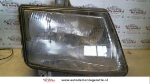 Used Headlight, right Mercedes Vito (638.1/2) 2.3 108D Price on request offered by Autodemontage M.J. Rutte B.V.