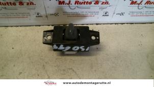 Used Electric window switch Honda Civic (EG) 1.5 DXi,LSi 16V Price on request offered by Autodemontage M.J. Rutte B.V.