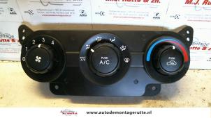 Używane Panel sterowania nagrzewnicy Kia Cerato 1.6 16V Cena na żądanie oferowane przez Autodemontage M.J. Rutte B.V.