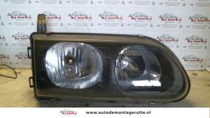 Used Headlight, right Mitsubishi L-400 2.5 TD Price on request offered by Autodemontage M.J. Rutte B.V.