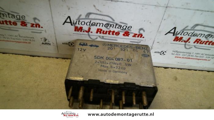 Begagnade Relä Mercedes 200 - 500 Pris på förfrågan erbjuds av Autodemontage M.J. Rutte B.V.