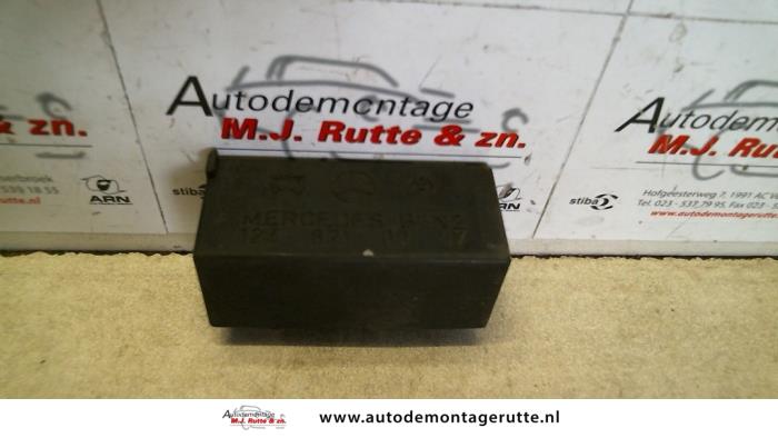 Begagnade Relä Mercedes 200 - 500 Pris på förfrågan erbjuds av Autodemontage M.J. Rutte B.V.