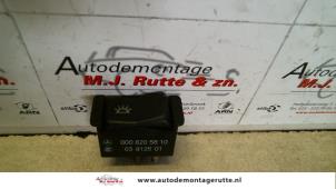 Usagé Commutateur feu antibrouillard Mercedes 250D Prix sur demande proposé par Autodemontage M.J. Rutte B.V.