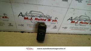 Gebrauchte Schalter Lüftung Mercedes 300E/D/CE Preis auf Anfrage angeboten von Autodemontage M.J. Rutte B.V.