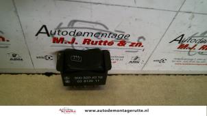 Usados Interruptor de calefactor luneta Mercedes 200 - 500 Precio de solicitud ofrecido por Autodemontage M.J. Rutte B.V.