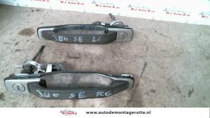 Used Front door handle 4-door, right Mercedes 500SEC Price on request offered by Autodemontage M.J. Rutte B.V.