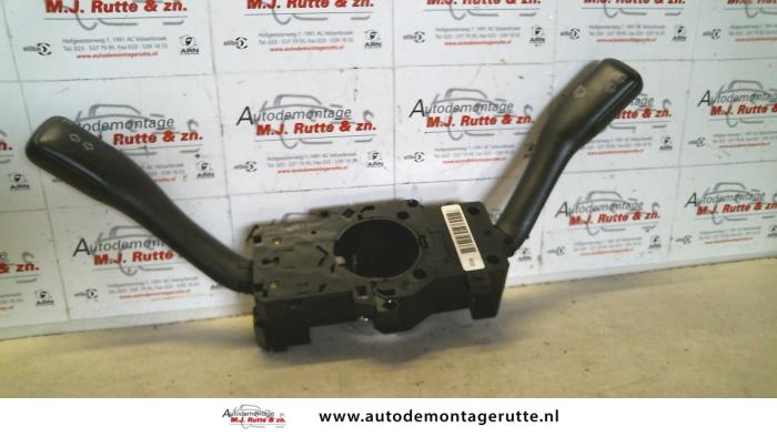 Steering column stalk from a Audi A3 (8L1) 1.6 1999