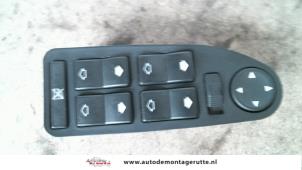 Usados Interruptor combinado de ventanillas BMW 7 serie (E38) 730i/iL V8 32V Precio de solicitud ofrecido por Autodemontage M.J. Rutte B.V.
