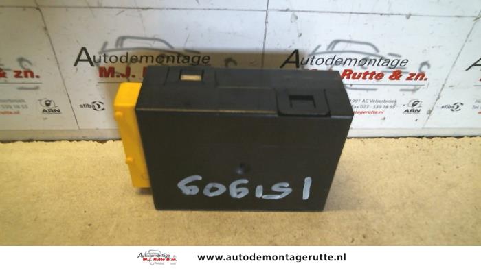 Begagnade Relä BMW 3 serie Touring (E36/3) 318i Pris på förfrågan erbjuds av Autodemontage M.J. Rutte B.V.