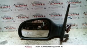 Used Wing mirror, left Citroen Saxo 1.4i SX,VSX Price on request offered by Autodemontage M.J. Rutte B.V.