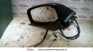 Used Wing mirror, left Lancia Phedra 2.0 16V Price on request offered by Autodemontage M.J. Rutte B.V.