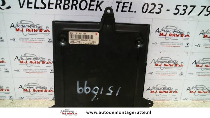 Amplificateur radio d'un BMW 7 serie (E38) 730i/iL V8 32V 1995