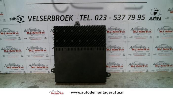Amplificateur radio d'un BMW 7 serie (E38) 730i/iL V8 32V 1995