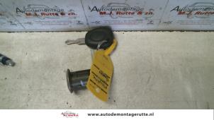 Gebrauchte Türschlosszylinder links Renault Scénic I (JA) 1.4 16V Preis auf Anfrage angeboten von Autodemontage M.J. Rutte B.V.