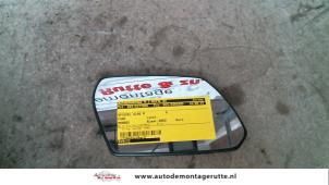 Gebrauchte Spiegelglas rechts Ford Mondeo III 1.8 16V Preis auf Anfrage angeboten von Autodemontage M.J. Rutte B.V.