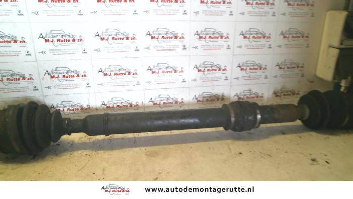 Front drive shaft, right from a Nissan Almera (N15) 1.4 LX,GX,S 16V 1995