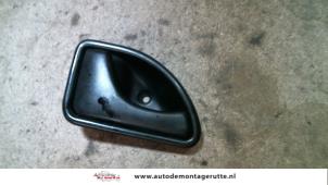Used Door handle 2-door, left Renault Kangoo Express (FC) 1.9 dTi; 1.9 dCi Price on request offered by Autodemontage M.J. Rutte B.V.