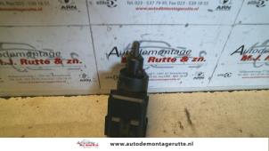 Used Brake light switch Skoda Fabia (6Y2) 1.9 TDi Price on request offered by Autodemontage M.J. Rutte B.V.