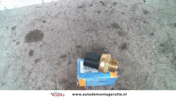 Engine temperature sensor from a Opel Astra F (53/54/58/59) 1.4i 16V 1997
