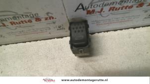 Used Electric window switch Alfa Romeo 145/146 Price on request offered by Autodemontage M.J. Rutte B.V.