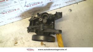 Used Power steering pump Smart City-Coupé 0.6 Turbo i.c. Smart&Pure Price on request offered by Autodemontage M.J. Rutte B.V.