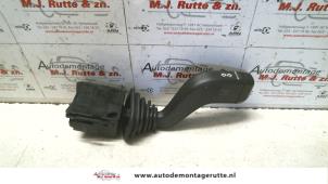 Usagé Commutateur feu clignotant Opel Combo (Corsa C) 1.3 CDTI 16V Prix sur demande proposé par Autodemontage M.J. Rutte B.V.