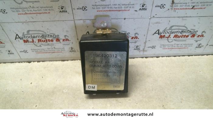 Używane Modul (rózne) Chevrolet Evanda 2.0 16V Cena na żądanie oferowane przez Autodemontage M.J. Rutte B.V.