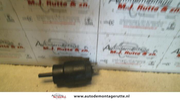 Bomba de limpiaparabrisas delante de un Fiat Ducato (243/244/245) 2.0 JTD 11 2001