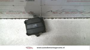 Used Electric window switch Volkswagen Golf III (1H1) 1.8i Price on request offered by Autodemontage M.J. Rutte B.V.